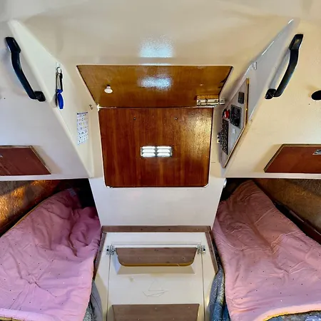 Botel Experience Fantastique De Berce Par La Pres De Barcelone *