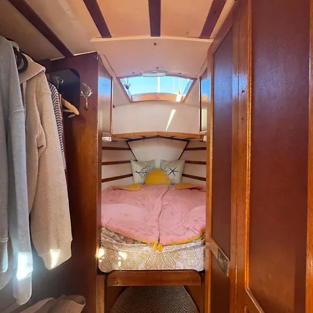 보트호텔 Experience Fantastique De Berce Par La Pres De Barcelona